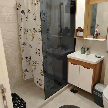 Star 1 Apartment *